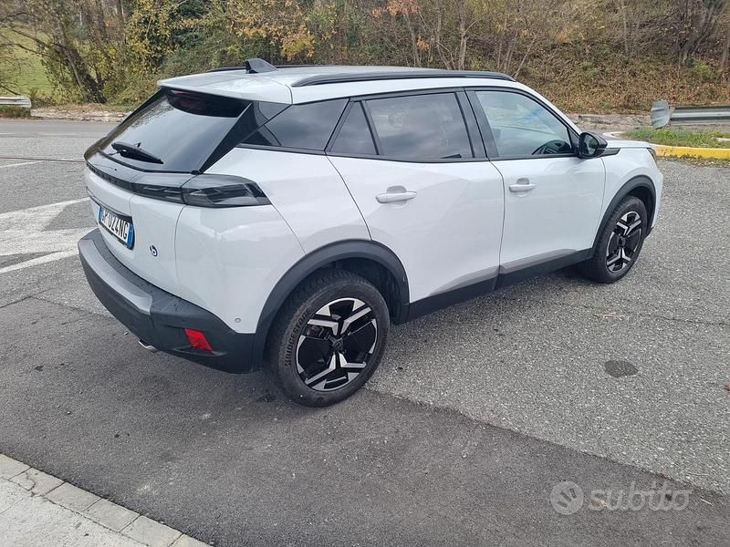 Usata Peugeot 2008 Allure 131 CV (96 kW) 2023 SUV
