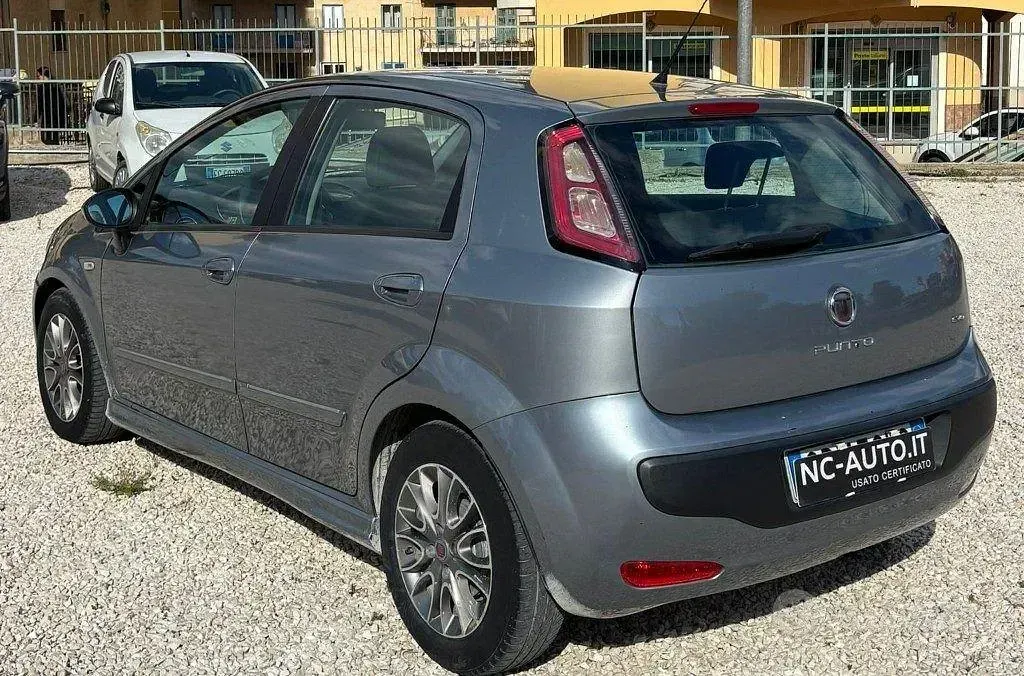 Usata Fiat Punto Evo S 84 CV (61 kW) 2011 Grigio Utilitaria