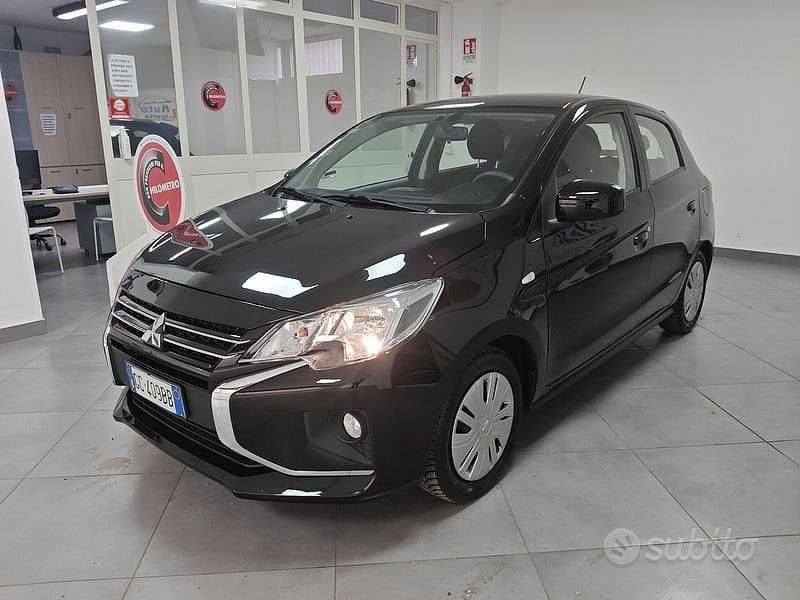 Usata Mitsubishi Space Star Edition 71 CV (52 kW) 2020 Nero Utilitaria