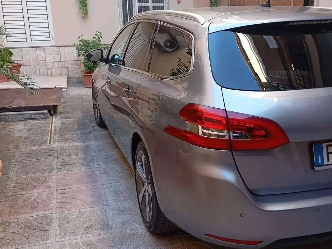 Usata Peugeot 308 Allure 120 CV (88 kW) 2015 Grigio Station wagon