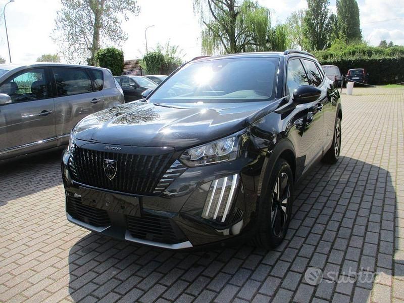 Usata Peugeot 2008 Allure 101 CV (74 kW) 2025 Nero SUV