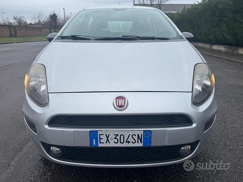 Usata Fiat Punto Lounge 75 CV (55 kW) 2014 Grigio Utilitaria
