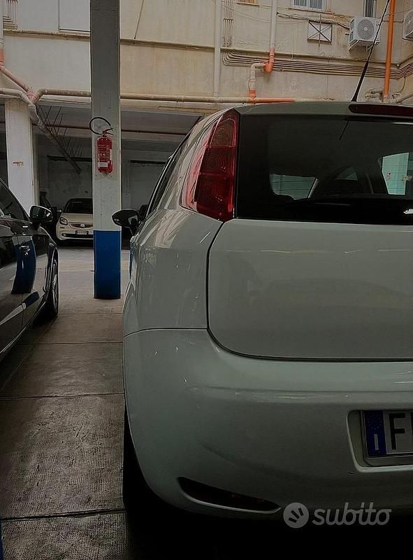 Usata Fiat Punto 69 CV (50 kW) 2016 Bianco Utilitaria