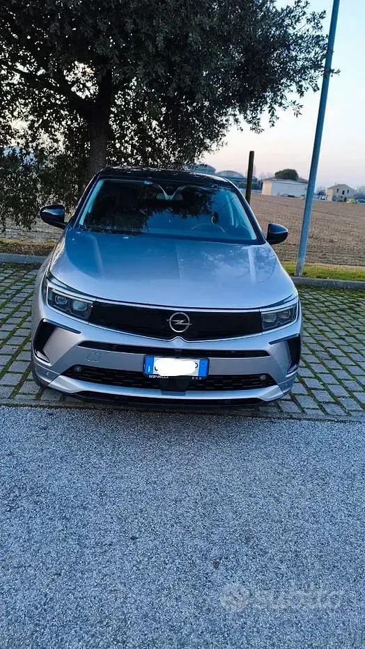 Usata Opel Grandland X Business Elegance 131 CV (96 kW) 2023 Grigio SUV