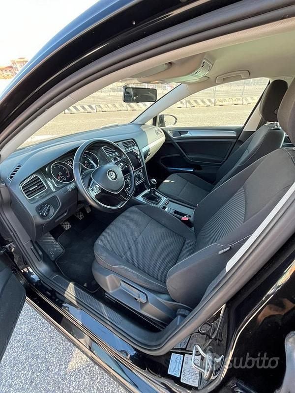 Usata VW Golf VII 85 CV (62 kW) 2018 Nero Berlina