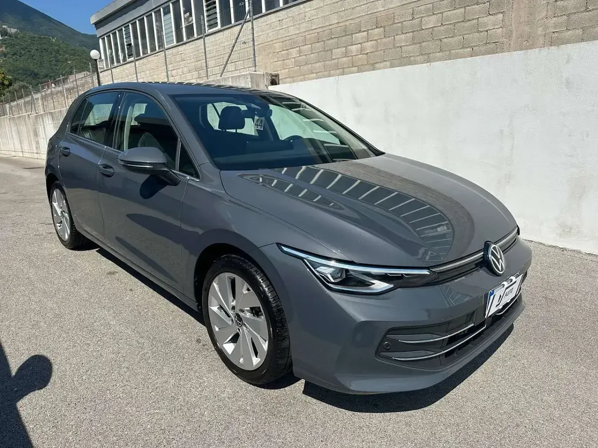 Usata VW Golf VIII Style 150 CV (110 kW) 2025 Dolphin grey Berlina