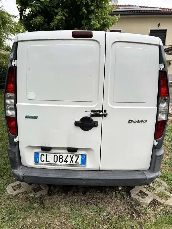 Usata Fiat Doblò 63 CV (46 kW) 2004 Bianco Monovolume
