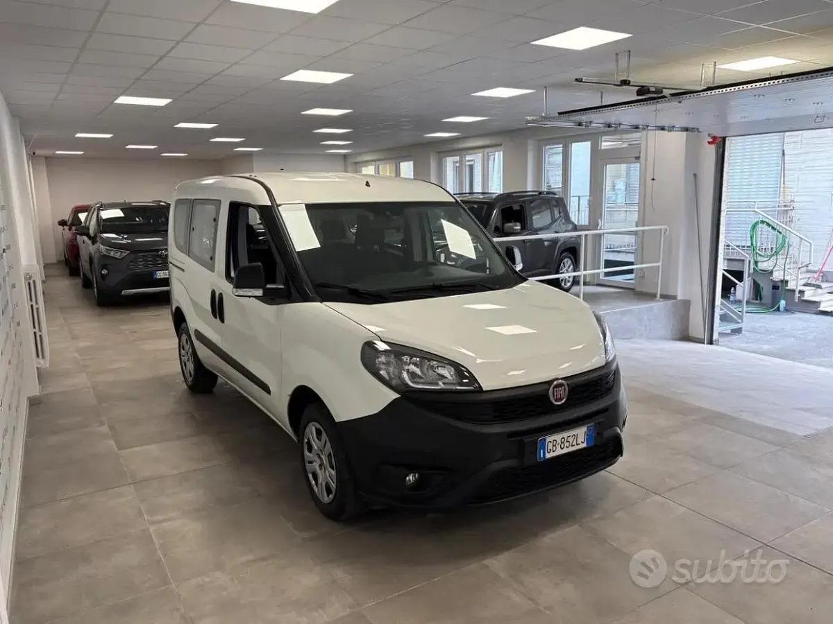 Usata Fiat Doblò S 95 CV (69 kW) 2020 Bianco Monovolume