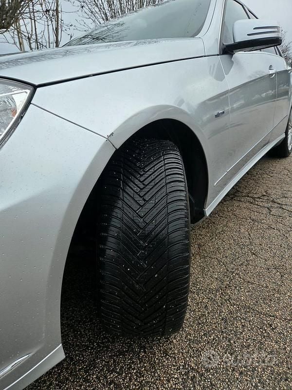 Usata Mercedes E250 205 CV (150 kW) 2009 Grigio Berlina