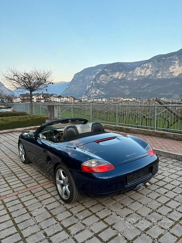 Usata Porsche Boxster 220 CV (161 kW) 2002 Blu Cabrio