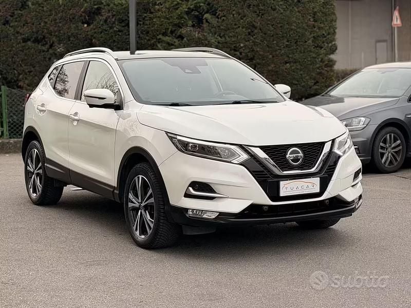 Usata Nissan Qashqai N-Connecta 116 CV (85 kW) 2018 Bianco SUV
