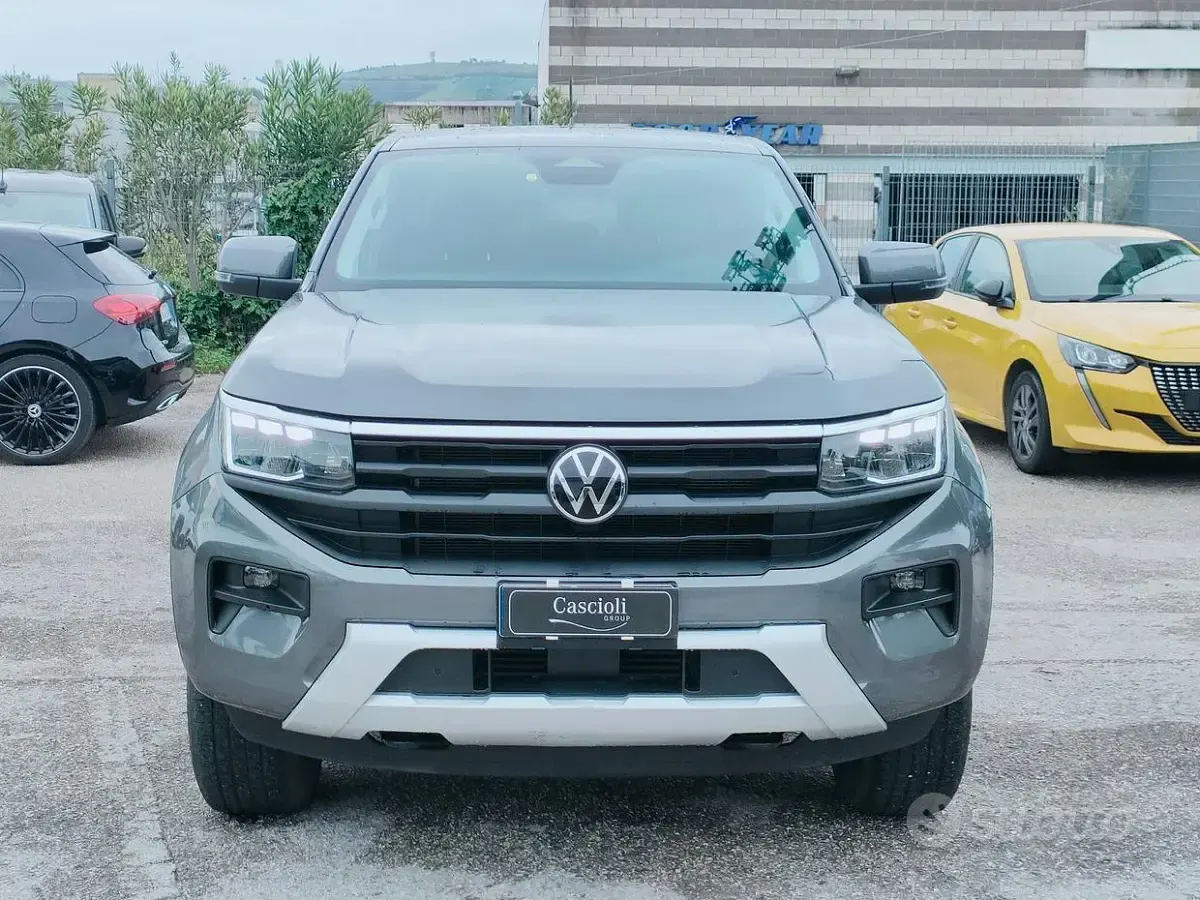 Usata VW Amarok Life 205 CV (150 kW) 2024 Grigio Pick-up