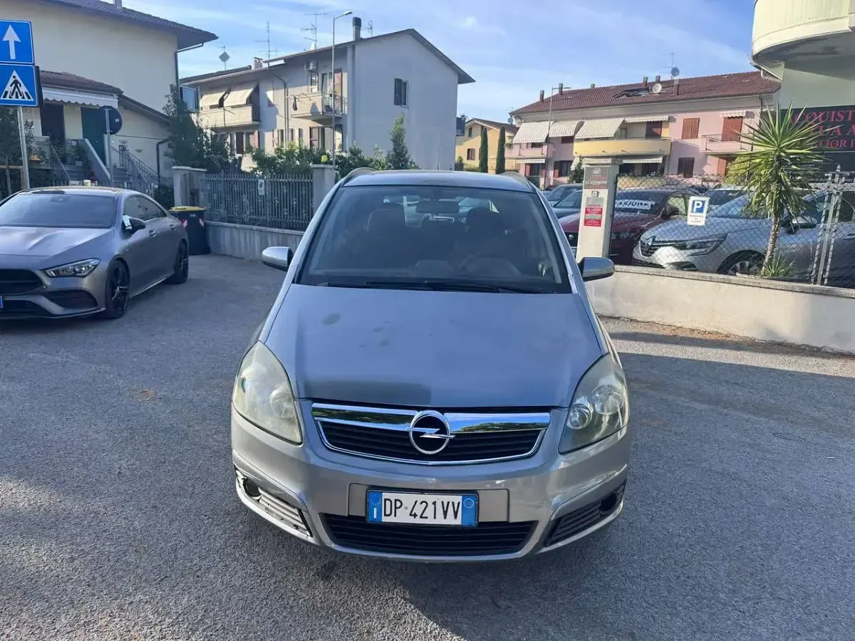 Usata Opel Zafira Cosmo 94 CV (69 kW) 2008 Nero Monovolume