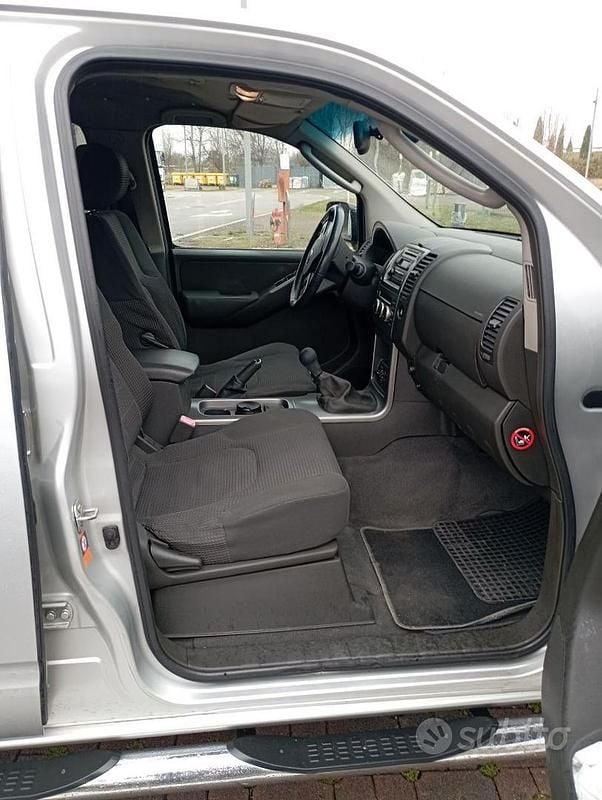 Usata Nissan Pathfinder 174 CV (127 kW) 2005 Grigio SUV