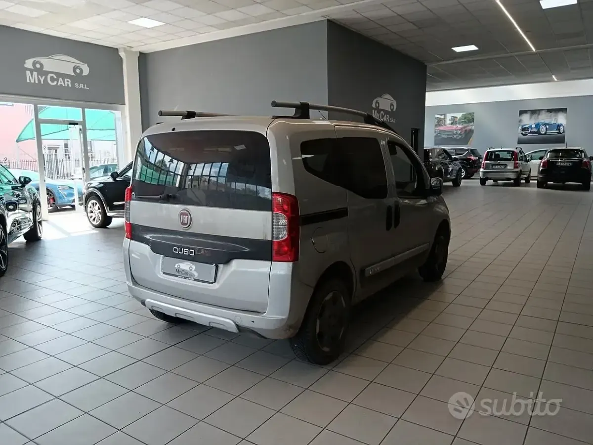 Gebraucht Fiat Qubo Trekking 80 PS (58 kW) 2017 Grau Van / Kleinbus