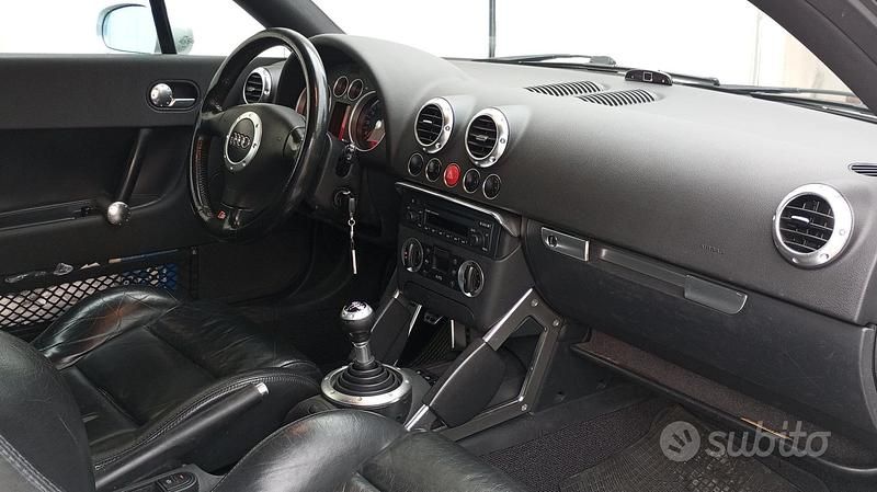 Usata Audi TT 179 CV (131 kW) 2002 Grigio Coupé