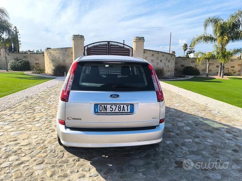 Begagnad Ford C-MAX Titanium 90 HK (66 kW) 2008 Grå Minibuss