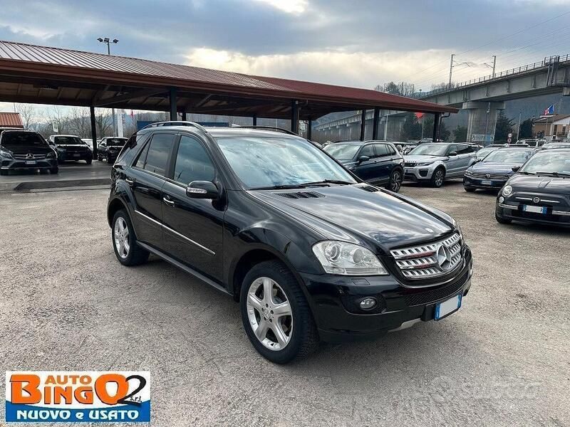 Usata Mercedes ML320 224 CV (164 kW) 2006 Nero SUV