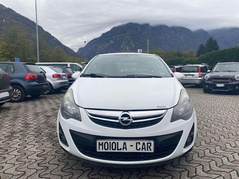 Usata Opel Corsa 65 CV (47 kW) 2014 Bianco Berlina