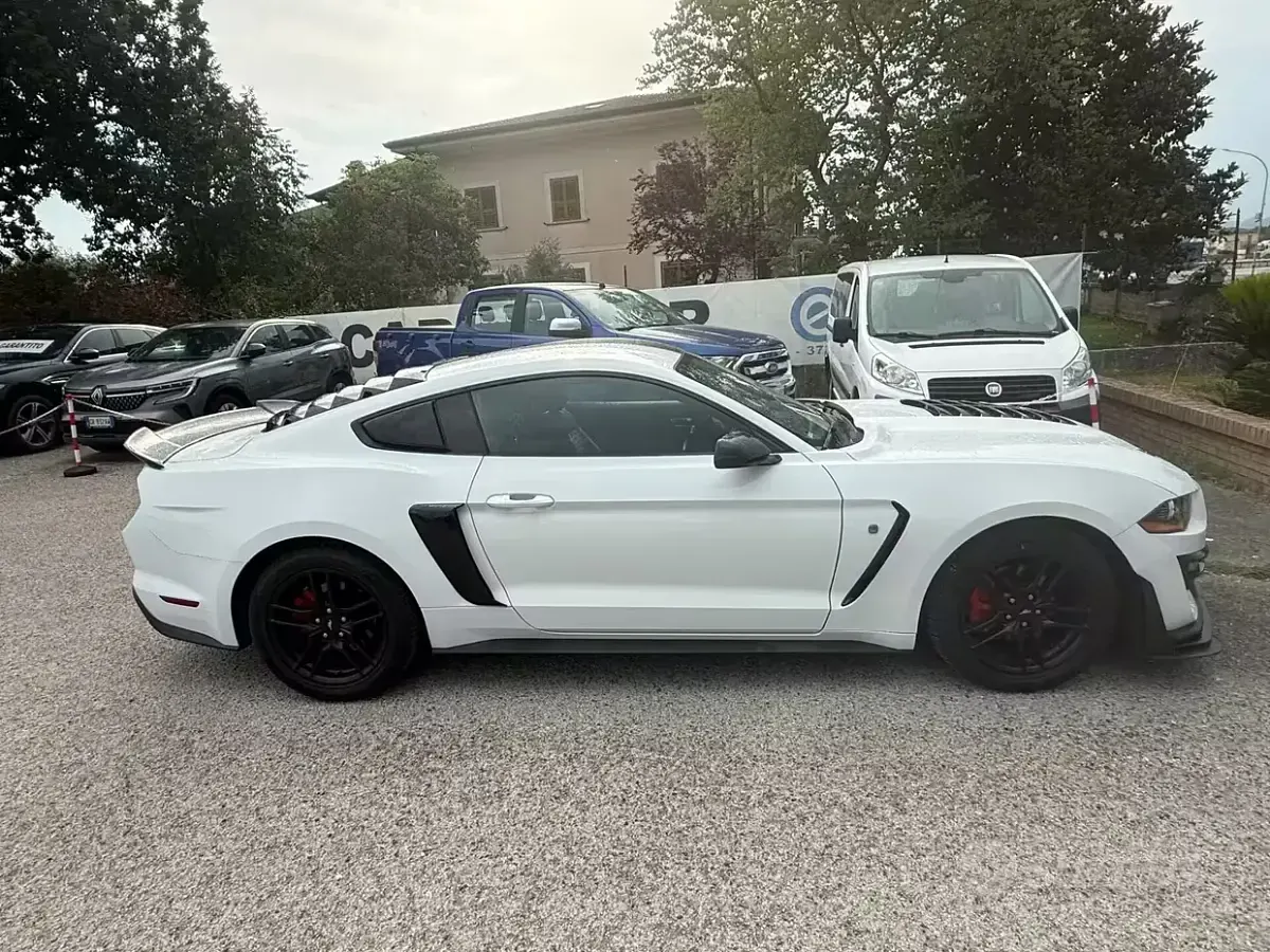 Usata Ford Mustang 291 CV (214 kW) 2020 Bianco Coupé