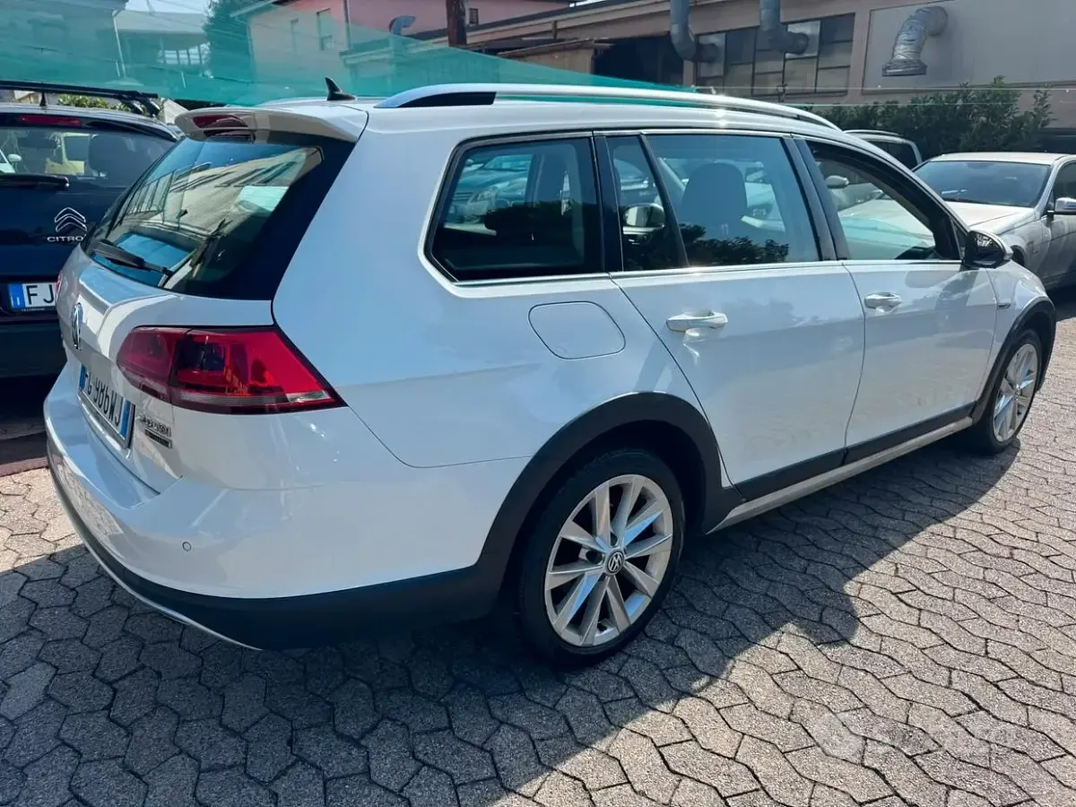 Usata VW Golf Alltrack Executive 184 CV (135 kW) 2016 Bianco Station wagon