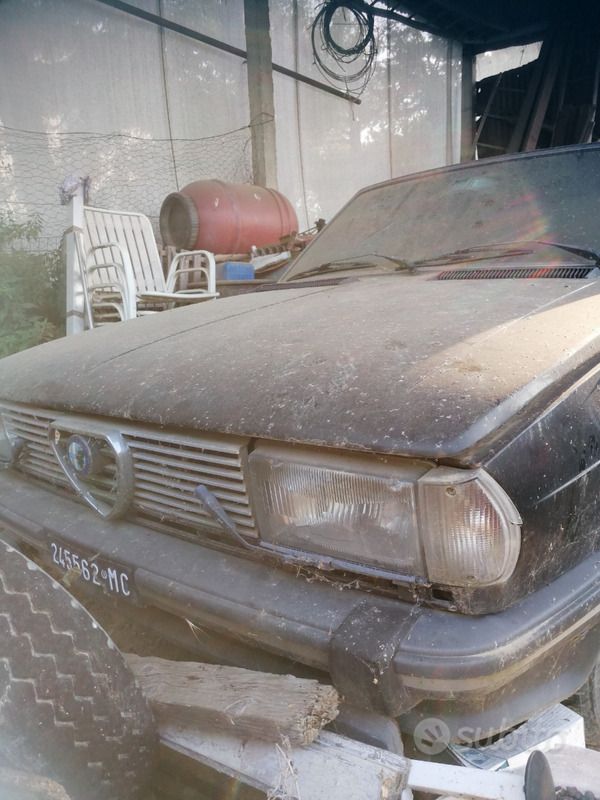 Usata Alfa Romeo Giulietta 122 CV (89 kW) 1985 Utilitaria