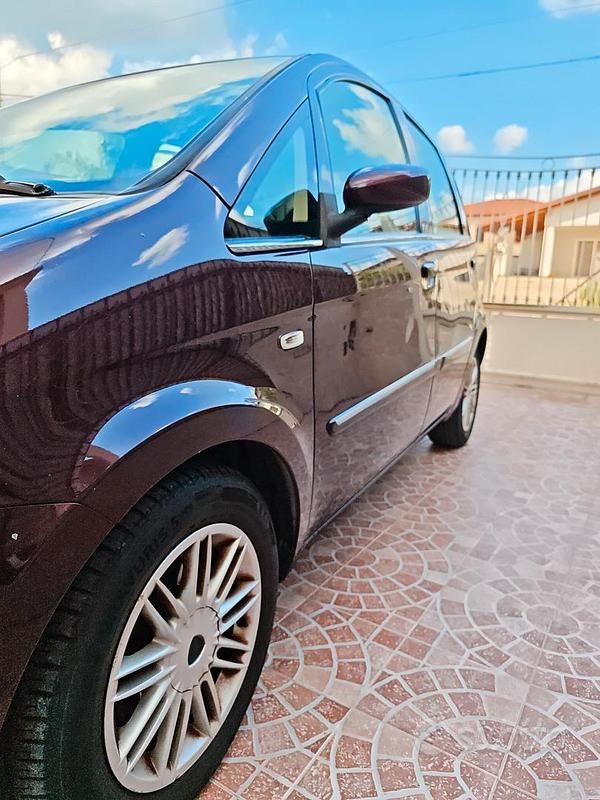 Usata Lancia Musa 120 CV (88 kW) 2009 Monovolume