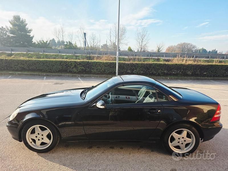 Usata Mercedes SLK200 191 CV (140 kW) 1999 Nero Cabrio