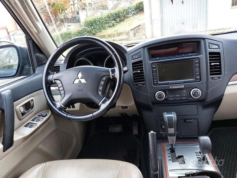Usata Mitsubishi Pajero Instyle 170 CV (125 kW) 2008 Nero SUV