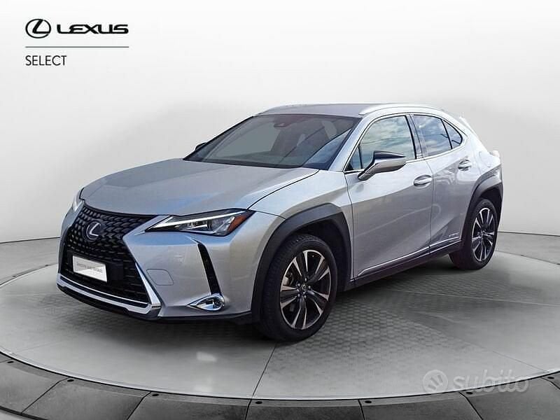 Grigio Usata 2019 Lexus UX SUV | 19.300 € (Ottimo prezzo) - Immagine 1/3