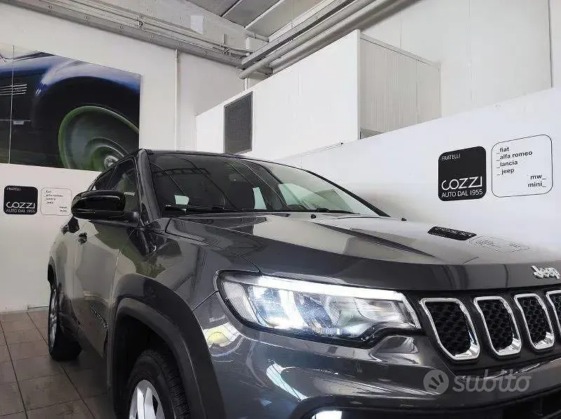 Usata Jeep Compass 131 CV (96 kW) 2022 Grigio SUV