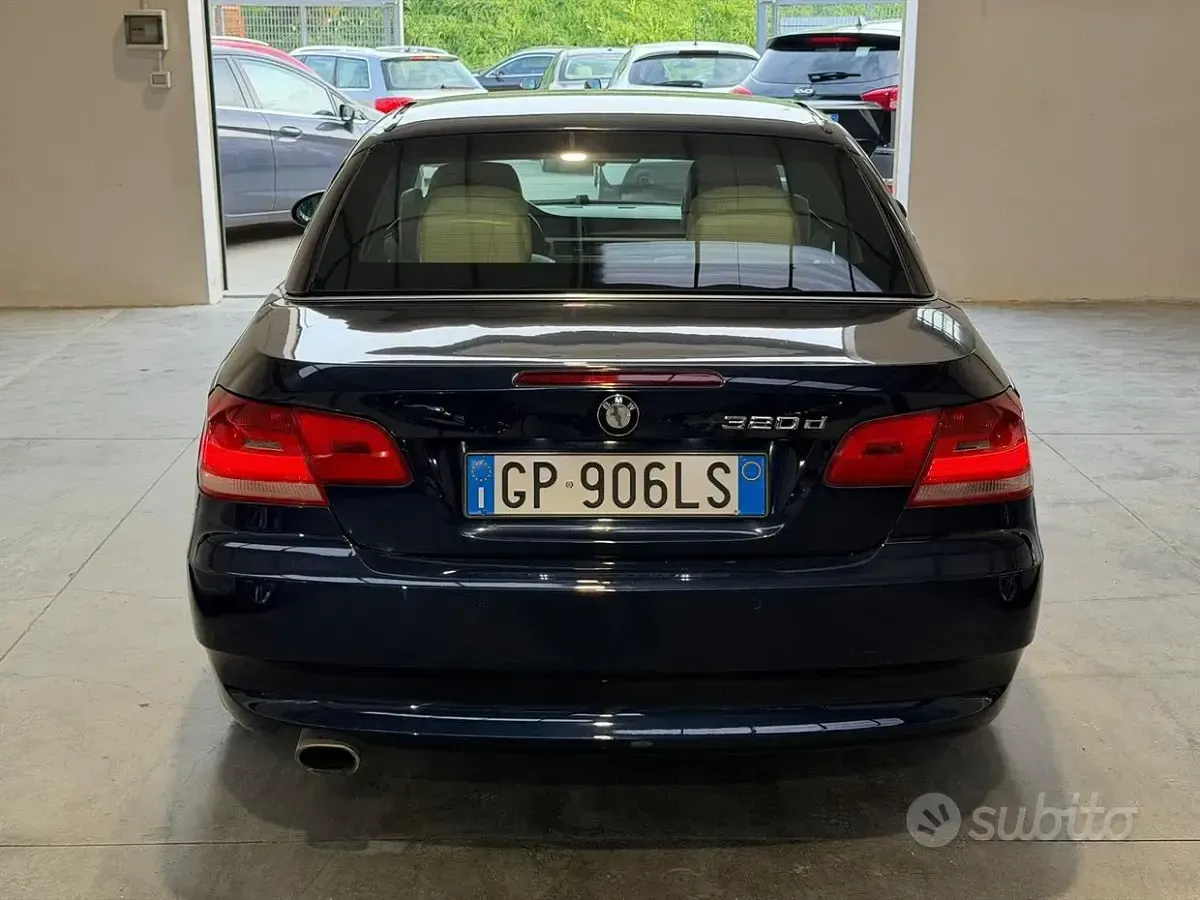 Usata BMW 320 Cabriolet Efficient Dynamics 184 CV (135 kW) 2010 Nero Cabrio