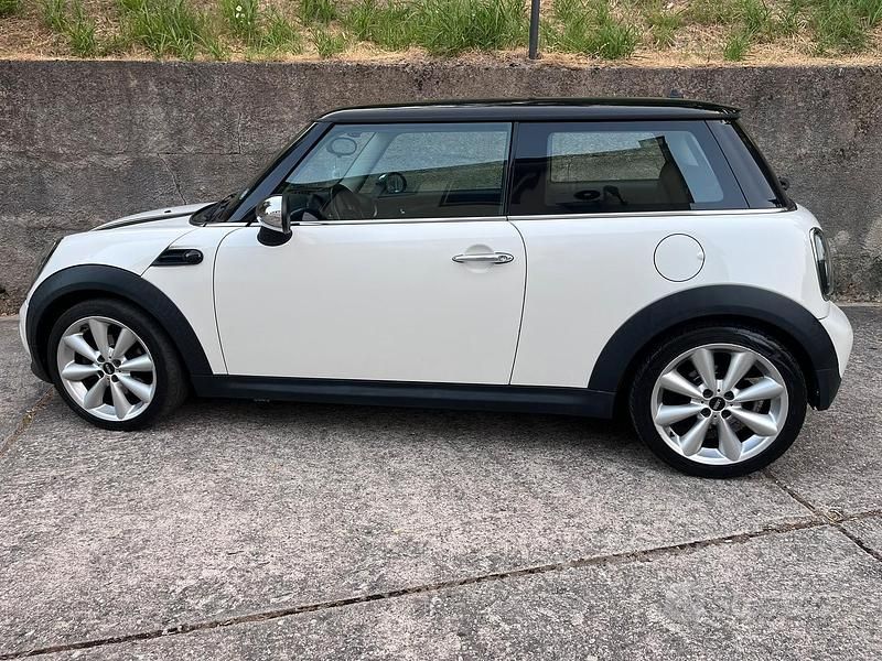 Usata Mini Cooper D 112 CV (82 kW) 2012 Bianco Utilitaria