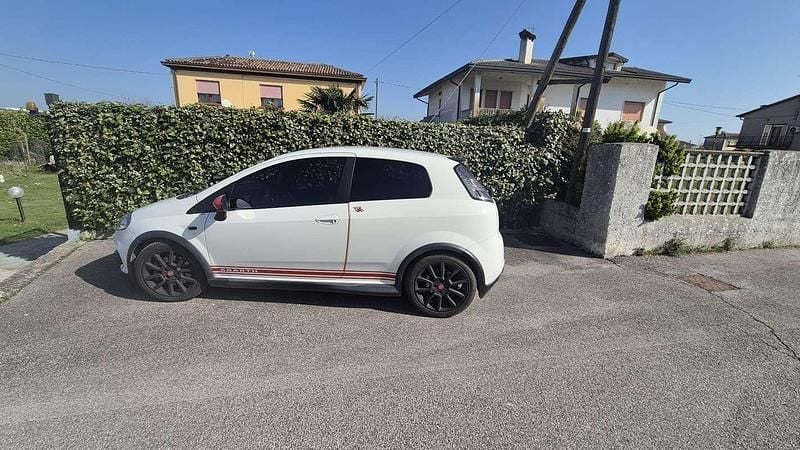 Usata Abarth Grande Punto 155 CV (114 kW) 2008 Utilitaria