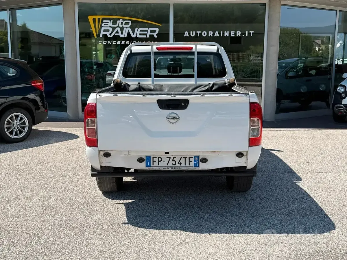 Usata Nissan Navara 163 CV (119 kW) 2018 Bianco Pick-up