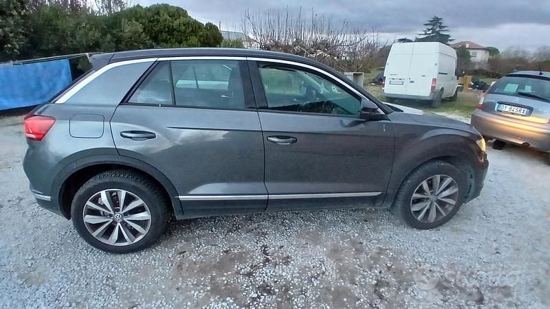 Usata VW T-Roc 115 CV (84 kW) 2020 Grigio SUV