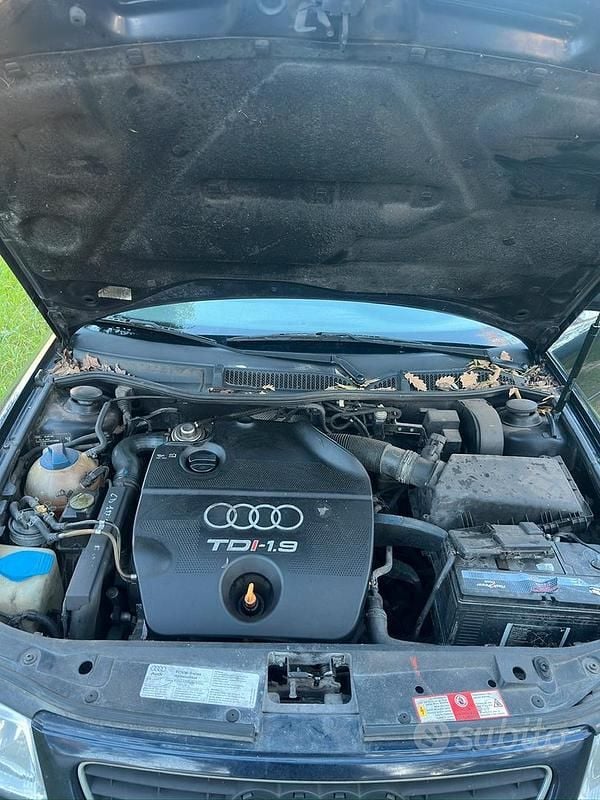 Usata Audi A3 110 CV (80 kW) 1999 Blu Utilitaria