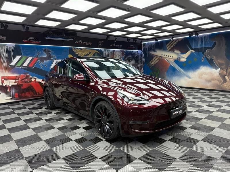 Usata Tesla Model Y Performance 392 kW (534 CV) 2024 Rosso SUV