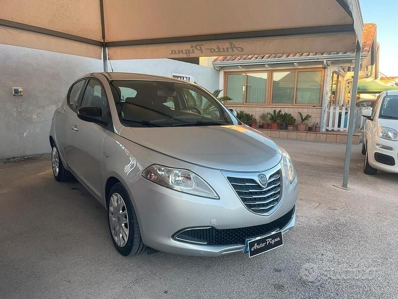 Usata Lancia Ypsilon S 85 CV (62 kW) 2012 Grigio Utilitaria