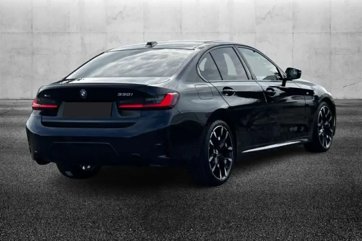 Usata BMW 330 M Sport 245 CV (180 kW) 2025 Nero Berlina