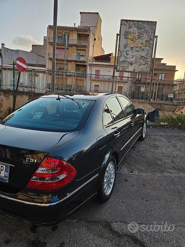 Usata Mercedes E320 204 CV (150 kW) 2003 Blu Berlina
