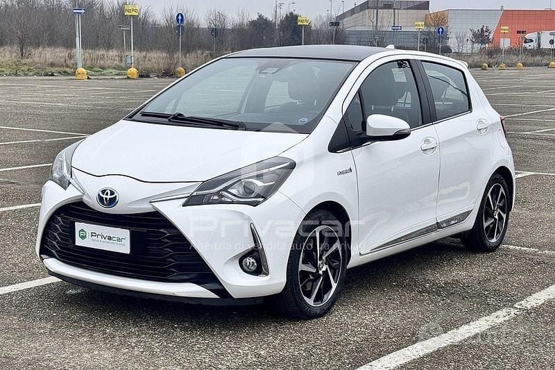 Usata Toyota Yaris Hybrid Trend 73 CV (53 kW) 2019 Bianco Utilitaria