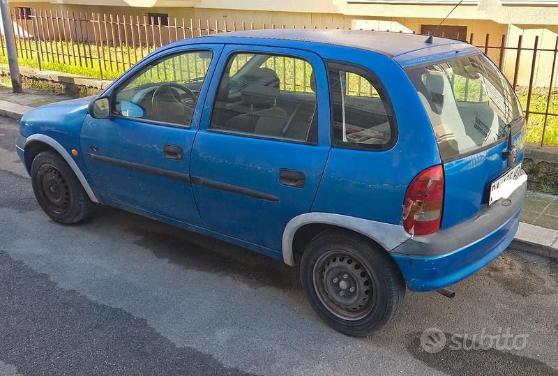 Usata Opel Corsa 1997 Blu Utilitaria