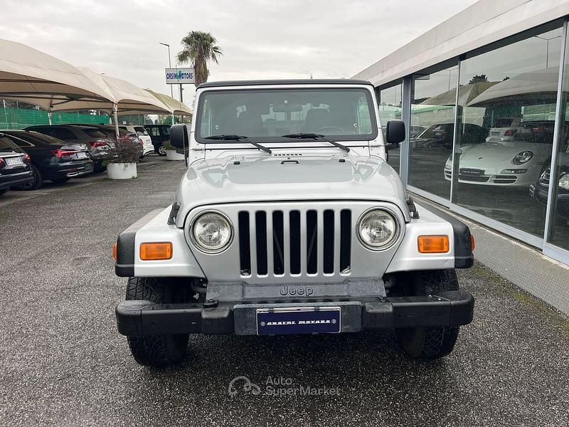 Usata Jeep Wrangler Sport 143 CV (105 kW) 2005 Argento SUV