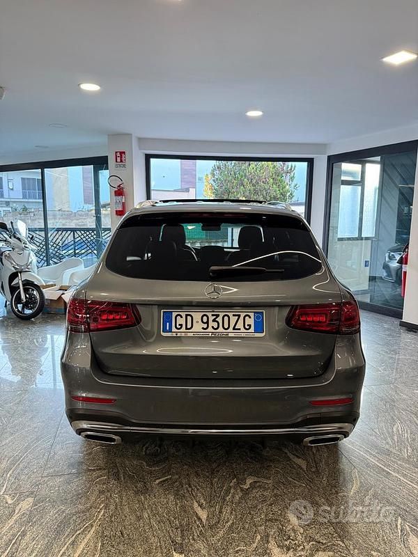 Usata Mercedes GLC220 Premium 194 CV (142 kW) 2019 Grigio Station wagon