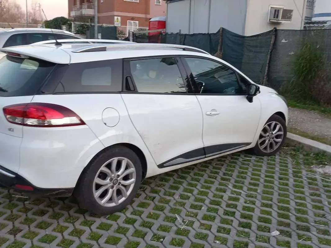 Usata Renault Clio 90 CV (66 kW) 2014 Bianco Station wagon