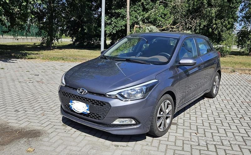 Usata Hyundai i20 75 CV (55 kW) 2016 Grigio Utilitaria