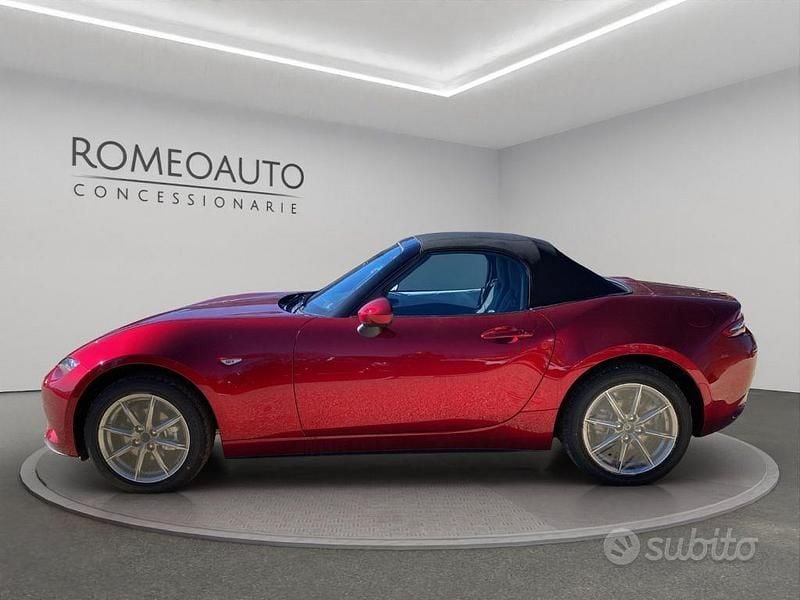 Nuova Mazda MX5 Exclusive 132 CV (97 kW) 2025 Rosso Cabrio