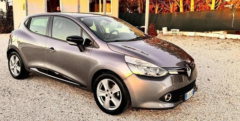Usata Renault Clio IV 90 CV (66 kW) 2014 Grigio Berlina