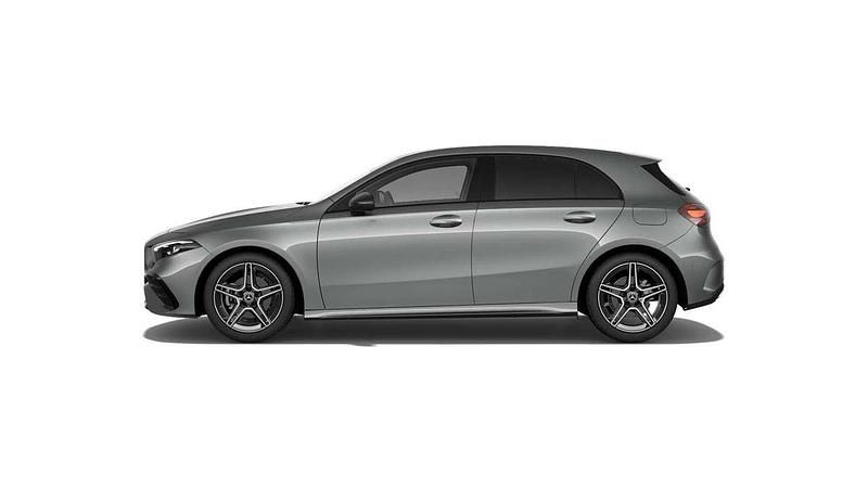 Nuova Mercedes A180 AMG line 116 CV (85 kW) 2026 Grigio Utilitaria